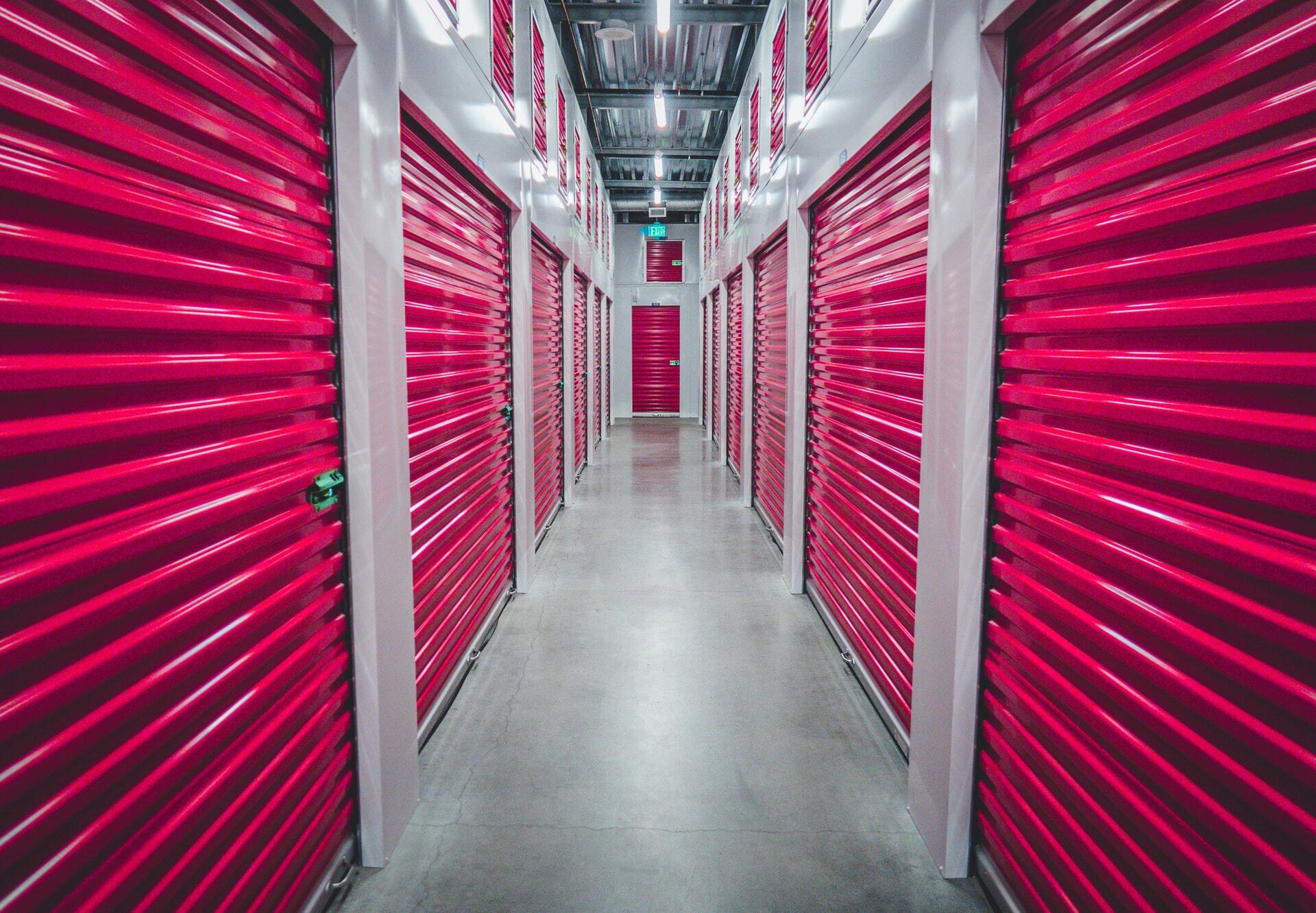 5 Tips for Storing Clothing in a Storage Unit Von Bondies